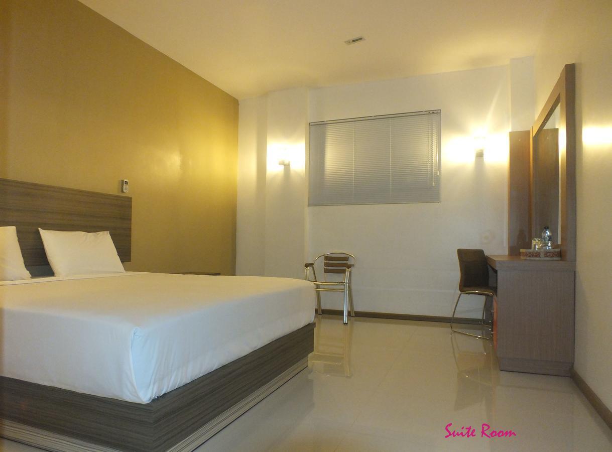 Zamrud Malioboro Hotel Yogyakarta Exterior foto